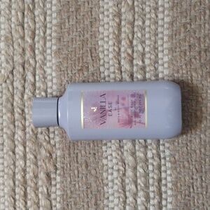 🌿 Bath & Body Works Vanilla Ease Body Wash